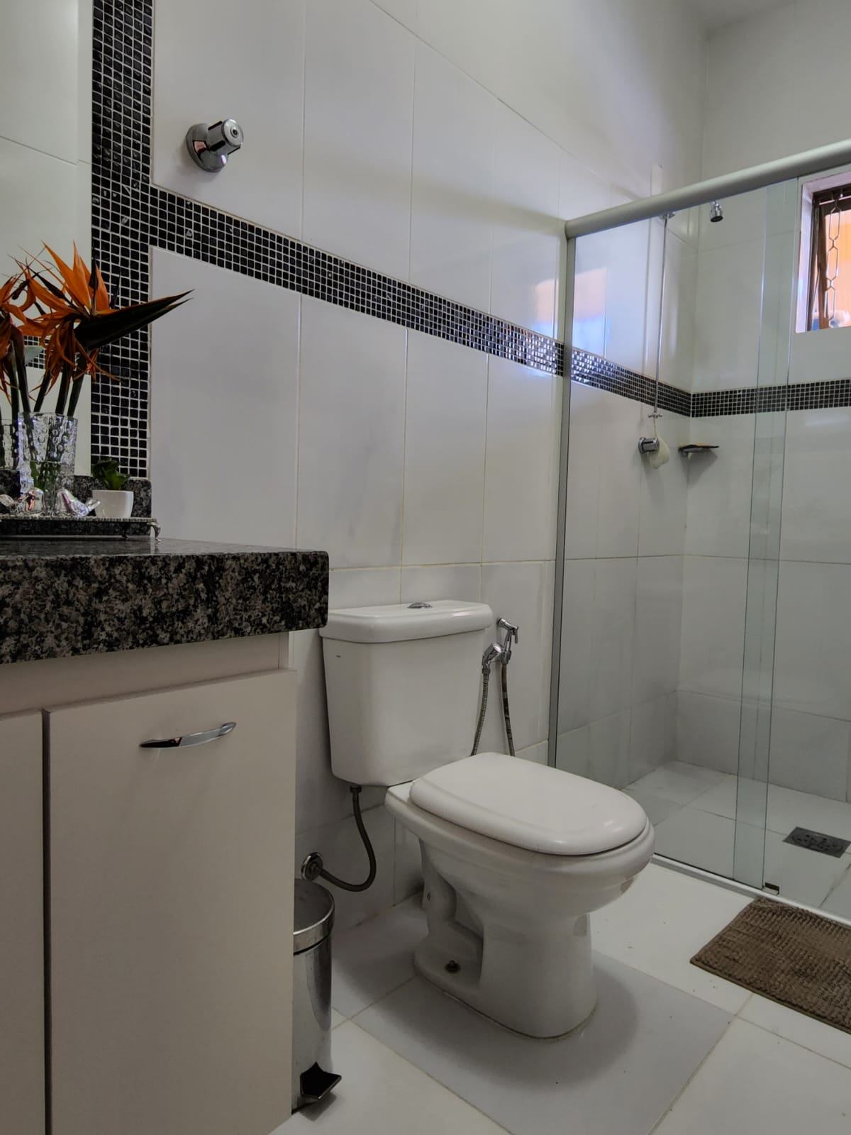 VENDO LINDA CASA COM PISCINA-MORRO DO CLARO